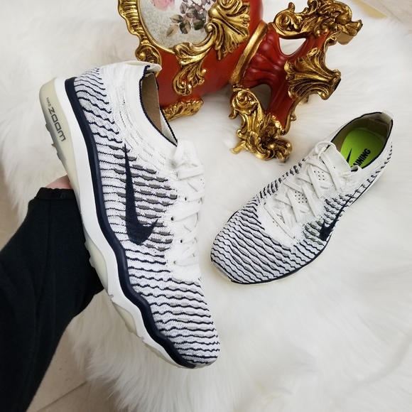 nike air zoom fearless lux